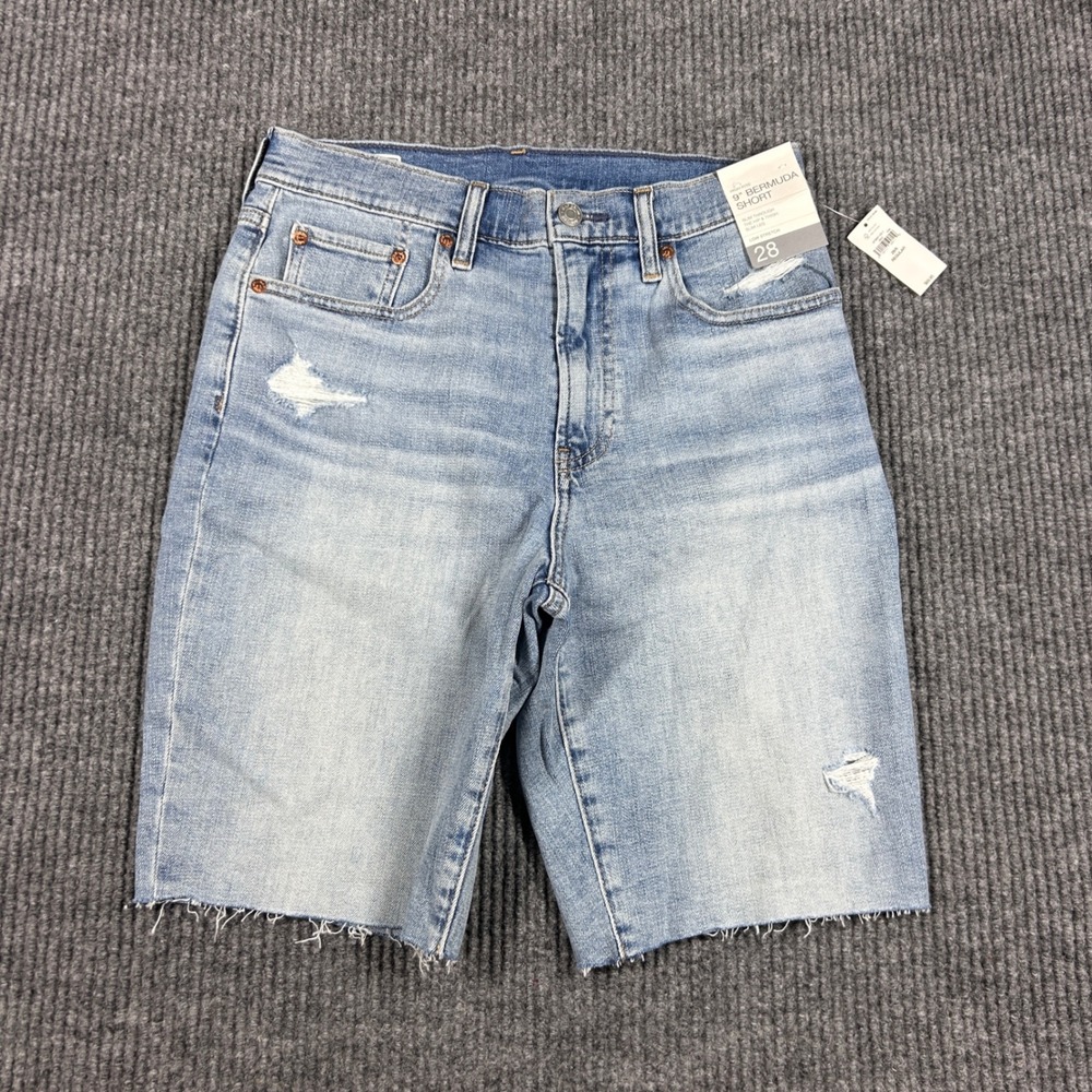 Gap Shorts Women's 6 (28) Bermuda High Rise Distressed Raw Hem Denim Light Wash